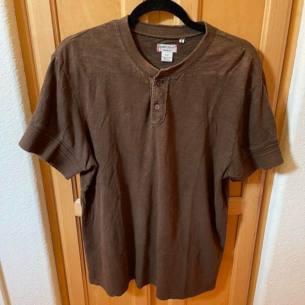 Men’s Guess Jeans Vintage Y2K Authentic Henley Brown Shirt Size Large
